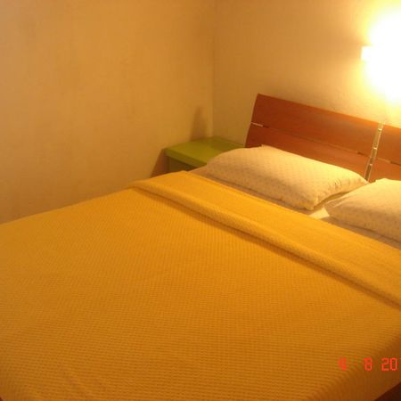 Apartments Renata Примоштен Екстер'єр фото