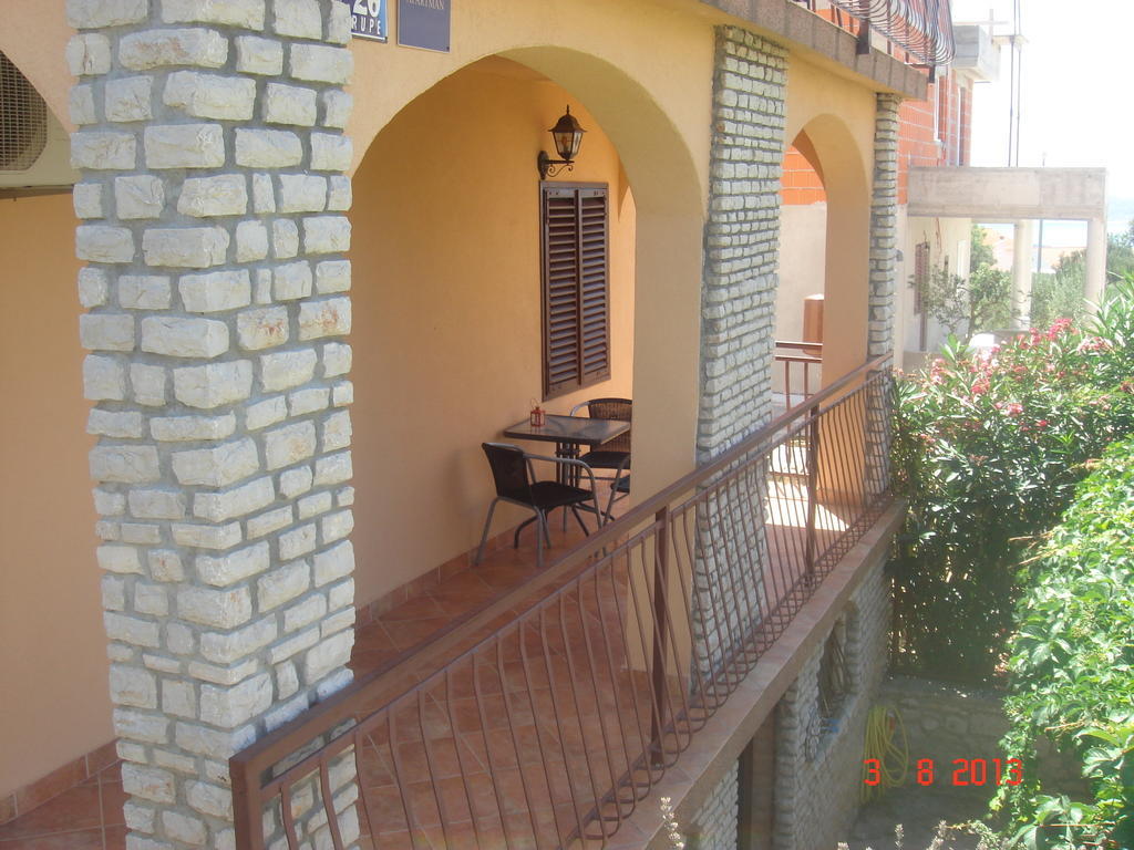 Apartments Renata Примоштен Номер фото